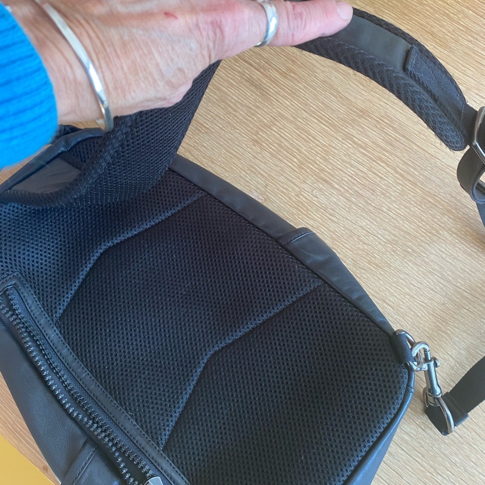 Coach Edge Black Leather Men's Sling Crossbody Backpack - Picture 8 of 8